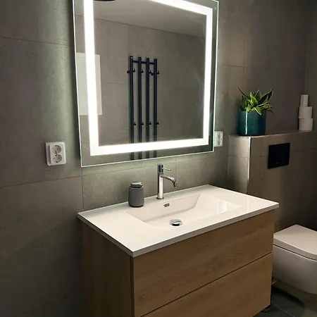 In Down Town Aurora Apartment *